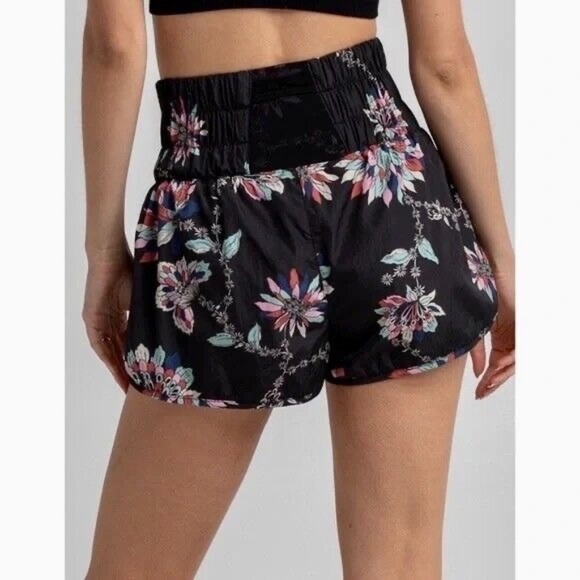 FREE PEOPLE Movement The Way Home Floral Shorts Black Athletic Print X-Small - Picture 9 of 16